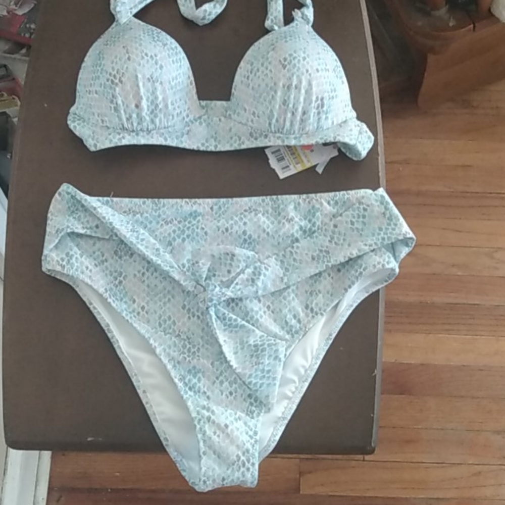 High waisted bikini